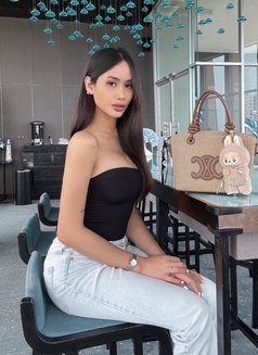Mariel - puta in Bangkok Photo 10 of 10