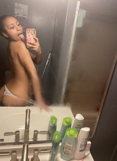 Marii - escort in Amman Photo 2 of 3