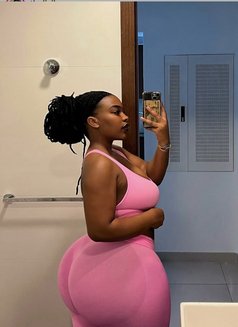 Mariiam - escort in Kuwait Photo 1 of 2