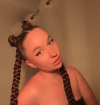 Mariii - Male escort in Manila