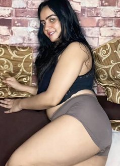 Marina - escort in Colombo Photo 2 of 3