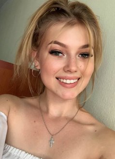 Marina - escort in Hong Kong Photo 5 of 6