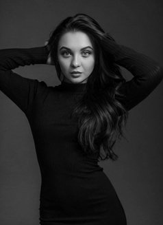 Marina - escort in İstanbul Photo 3 of 6