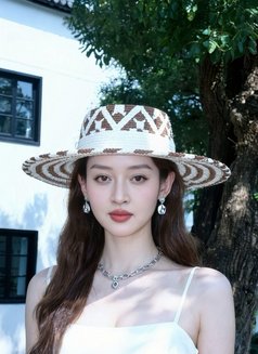 Marina - escort in Hanoi Photo 3 of 8