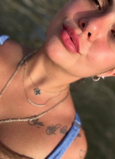 Marinaa - escort in Paris Photo 18 of 19