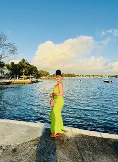 Marinah - puta in Mauritius Photo 2 of 6