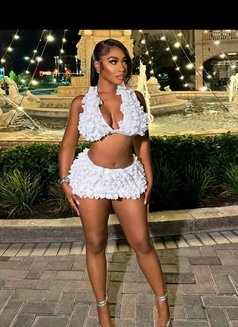 Marinette - escort in Mauritius Photo 1 of 4