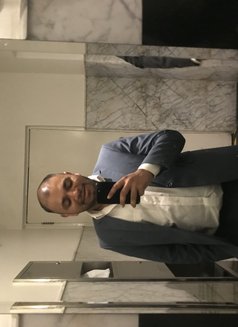 Mario - Male escort in Colombo Photo 3 of 3