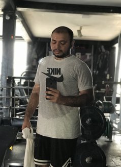 Mario - Male escort in Colombo Photo 4 of 4