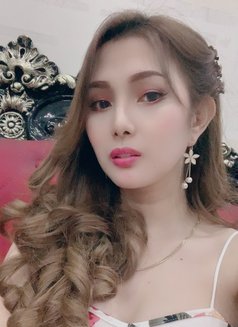 Claudia - puta in Makati City Photo 6 of 15