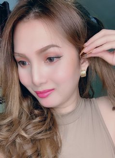 Claudia - puta in Makati City Photo 7 of 15