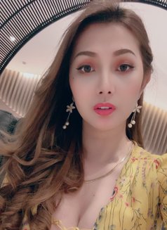 Claudia - puta in Makati City Photo 8 of 15
