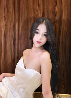 Marisha - escort in Singapore Photo 2 of 7