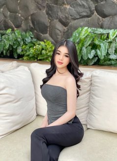 Marisha - escort in Singapore Photo 3 of 7