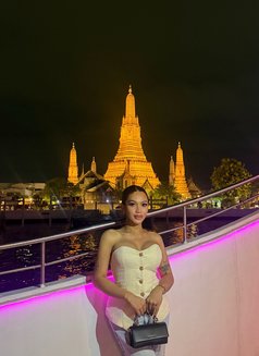 MarishkaHyxley_bigCock - Transsexual escort in Bangkok Photo 16 of 16