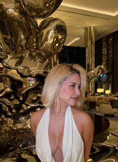 Mariya - puta in Dubai Photo 7 of 7