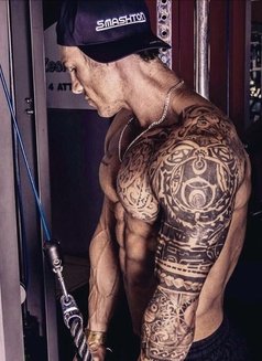 Mark Bodybuilder - Male escort in Hong Kong Photo 10 of 14