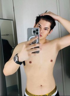 Mark - Male escort in Dubai Photo 3 of 8