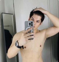 Chris - Male escort in Dubai