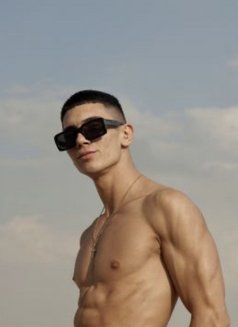 Mark - Male escort in Bali Photo 2 of 4