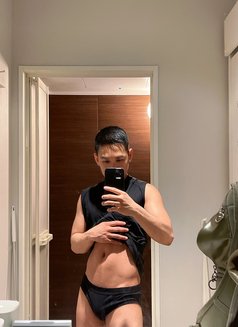 Mark - Acompañantes masculino in Tokyo Photo 7 of 8