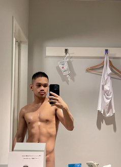 Mark - Male escort in Tokyo Photo 1 of 10