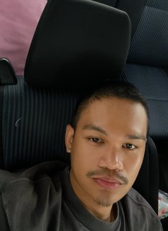 Mark - Male escort in Tokyo Photo 2 of 10