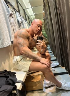 Mark King - Male escort in Bangkok Photo 7 of 8