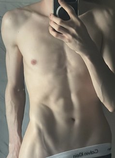 Mark - Male escort in Dubai Photo 3 of 5