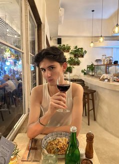 Mark - Male companion in Dubai Photo 9 of 13