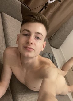 Mark - Male escort in Riyadh Photo 6 of 6