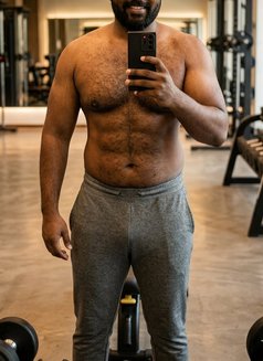 I’m currently in Kandy - Male companion in Colombo Photo 2 of 2