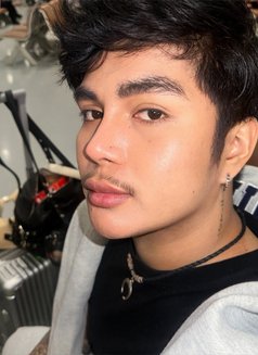 Markus - Male escort in Macao Photo 7 of 12