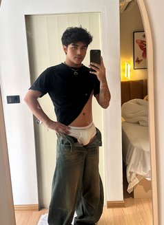 Markus - Male escort in Macao Photo 11 of 12