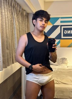 Markus - Male escort in Macao Photo 8 of 12