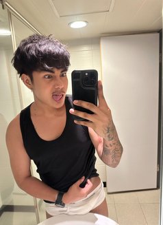 Markus - Male escort in Macao Photo 9 of 12