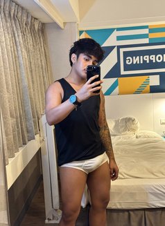 Markus - Male escort in Macao Photo 11 of 12