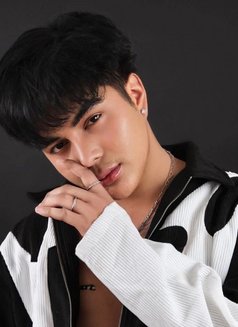 Markus Guevara - Male escort in Bangkok Photo 2 of 5