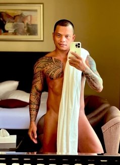 Marlawxxx - Male escort in Dubai Photo 1 of 3