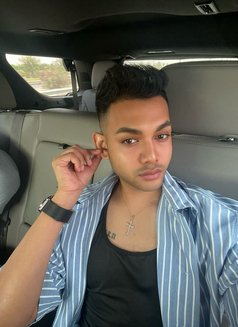 Marlinc - Male escort in Dubai Photo 4 of 4