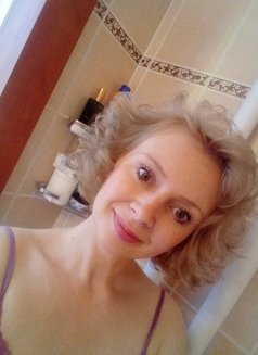 Marlyn from Prague, massage and more - escort in Al Manama Photo 2 of 28