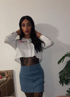 Maro 🫦 - Transsexual escort in Beirut Photo 10 of 10