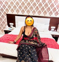 Married Couple - escort in Gurgaon Photo 3 of 10