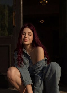 Marry - puta in Dubai Photo 3 of 6