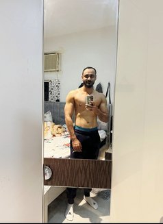 Marsh. In - Acompañantes masculino in Dammam Photo 2 of 2