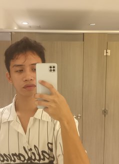 Marsh Mello - Male escort in Manila Photo 1 of 7