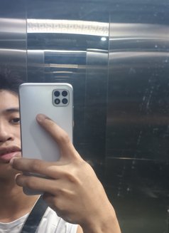 Marsh Mello - Male escort in Manila Photo 4 of 7