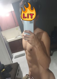 Marsh Mello - Male escort in Manila Photo 6 of 7