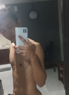 Marsh Mello - Male escort in Manila Photo 7 of 7