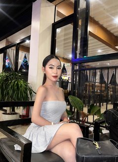 Marta - Acompañantes transexual in Makati City Photo 3 of 6